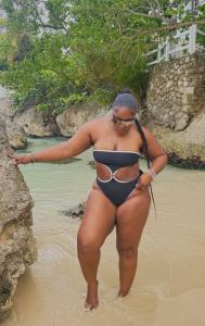 631597304: Chica busca chico en Barcelona