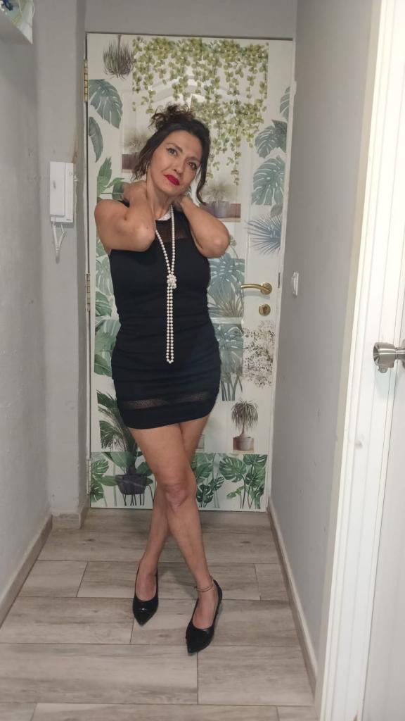 624037322: Chica busca chico en Sevilla