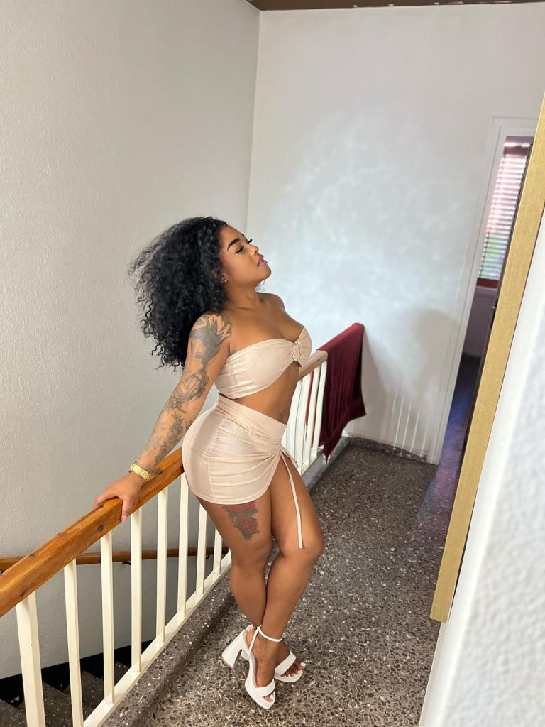 Chica busca chico en Valencia: Chica busca chico