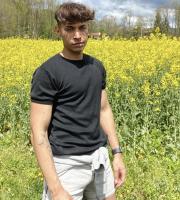 603122420: Chico busca chica en Gerona