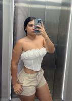 664377893: Chica busca chico en Sevilla