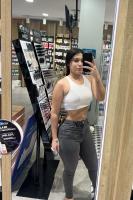 664377893: Chica busca chico en Sevilla
