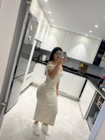 664377893: Chica busca chico en Sevilla