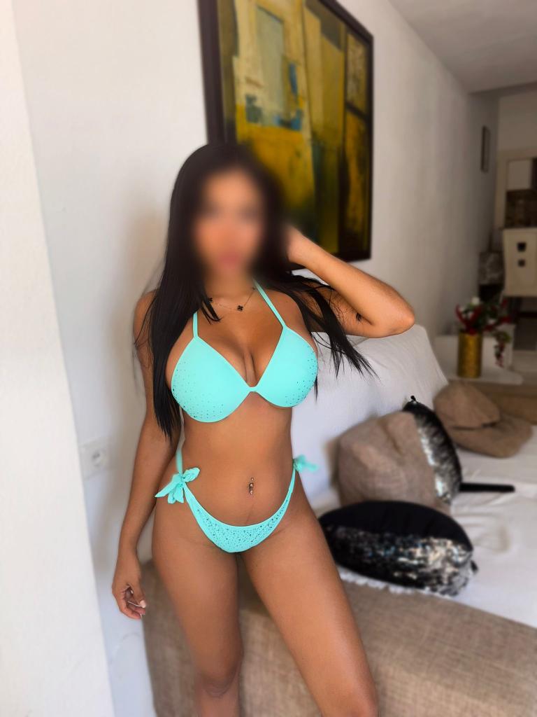 Chica busca chico en Málaga: Chica busca chico