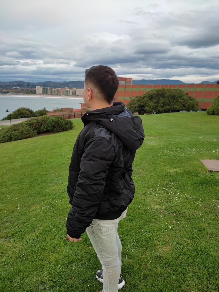 Chico busca chica en Cantabria: 