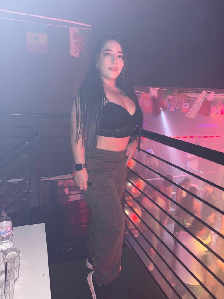 Chica busca chico en Ibiza: 