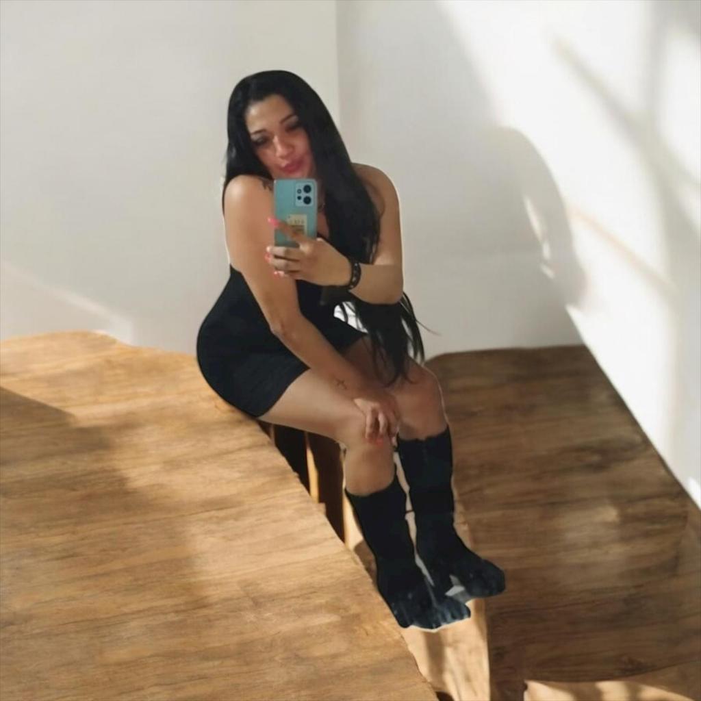 Chica busca chico en Almería: 