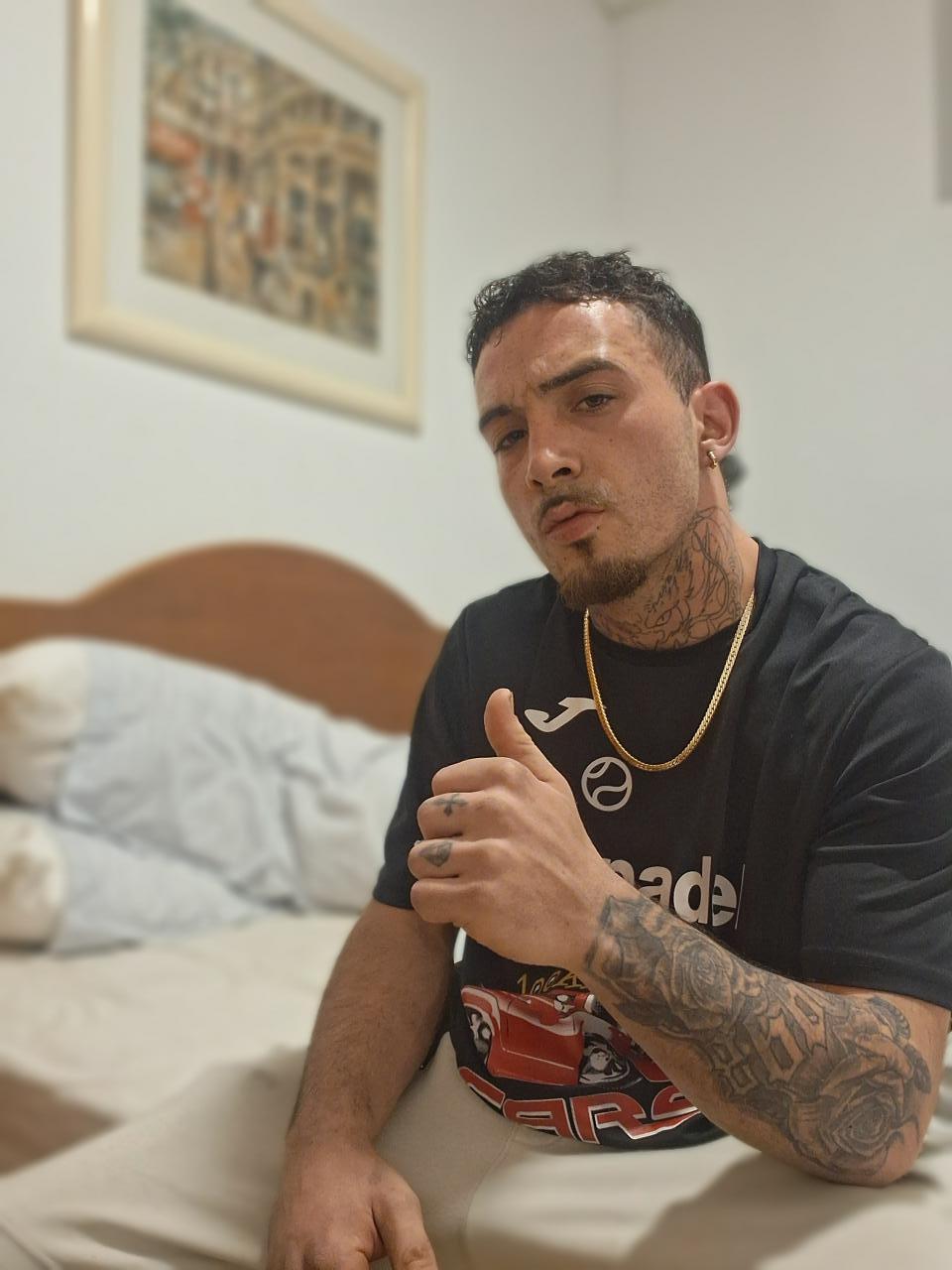 Chico busca chica en Almería: 