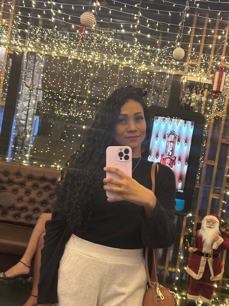 742045179: Chica busca chico en León