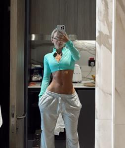 667762080: Chica busca chico en Gerona