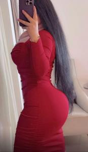 664764606: Chica busca chico en Barcelona