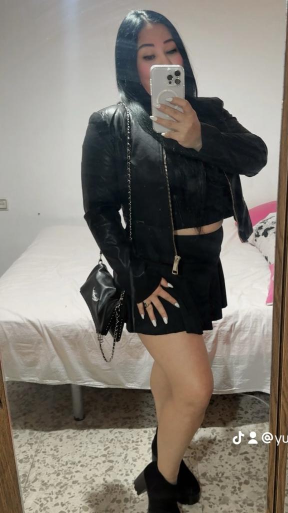 Chica busca chico en Cádiz: 