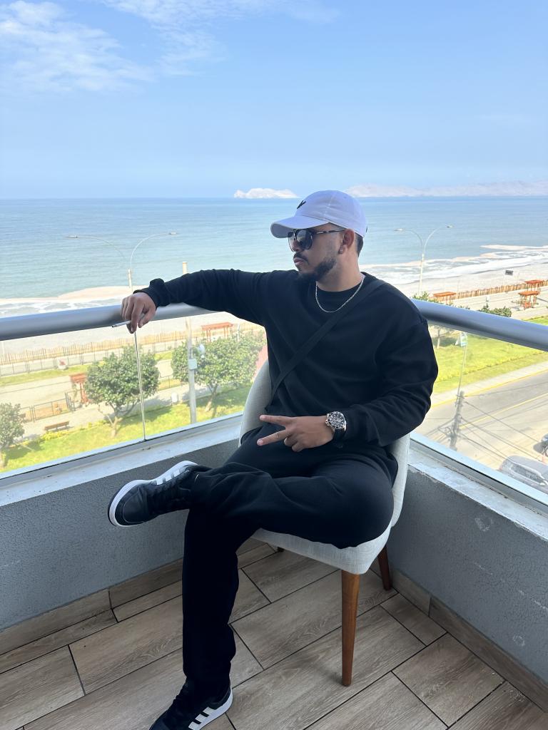 627195060: Chico busca chica en Alicante