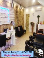 617431299: Chica busca chico en Gerona