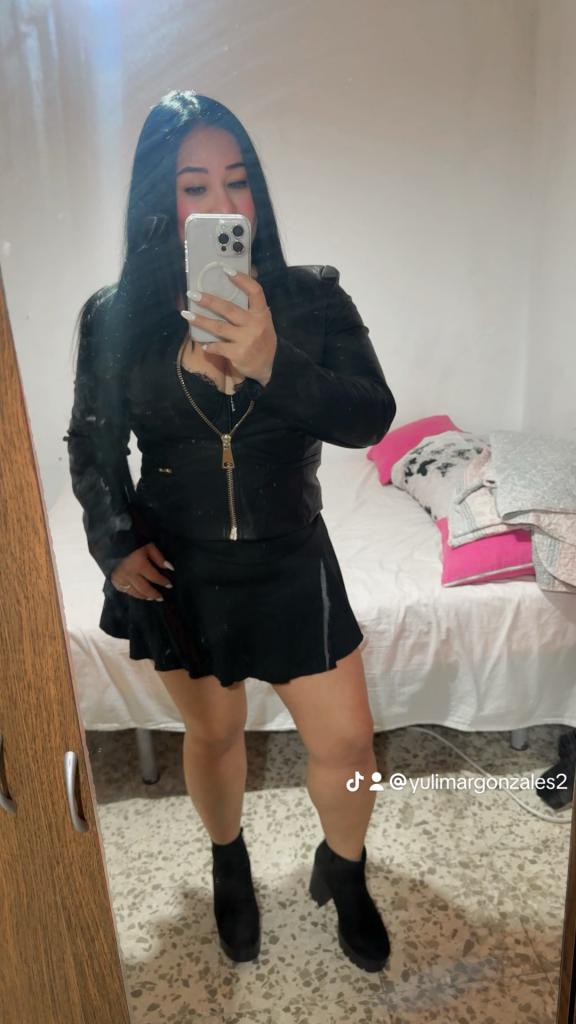 Chica busca chico en Cádiz: 