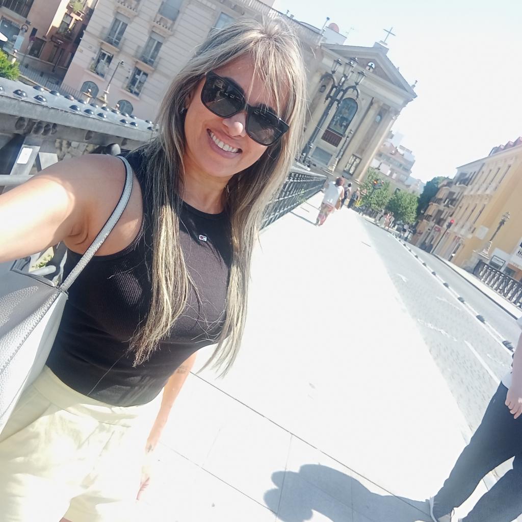 634004577: Chica busca chico en Ibiza