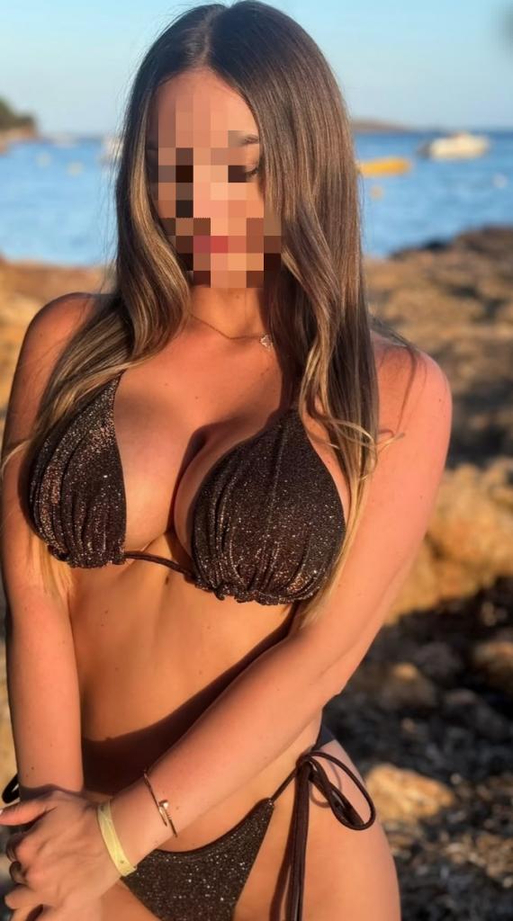 657859528: Chica busca chico en La Coruña