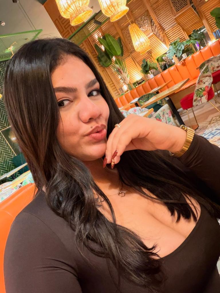 674839089: Chica busca chico en Cantabria