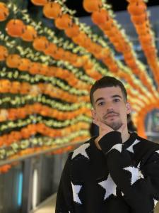 631946865: Chico busca chica en Zaragoza