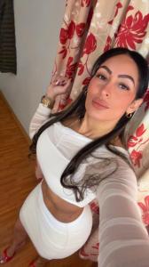 692524507: Chica busca chico en Madrid