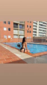 632935408: Chica busca chico en Málaga