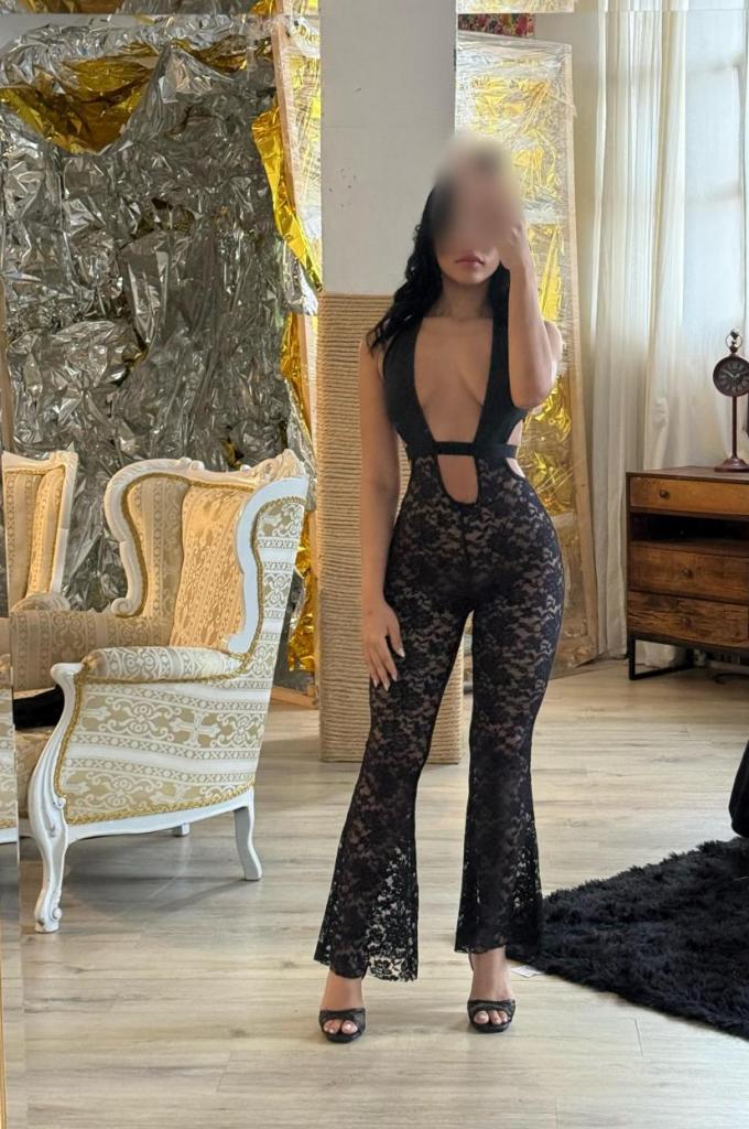 635200373: Chica busca chico en Barcelona