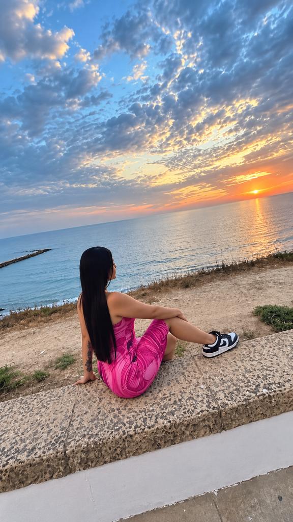 611075446: Chica busca chico en Cádiz