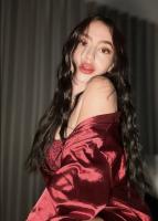 662677339: Chica busca chico en Barcelona