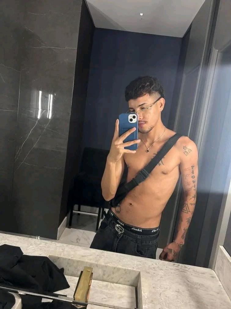 Chico busca chica en Sevilla: 