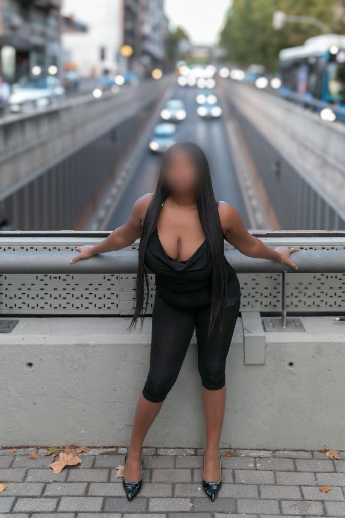 Chica busca chico en Madrid: Chica busca chico