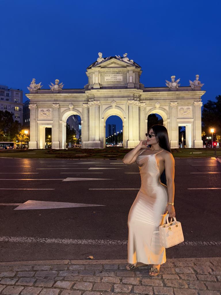661543675: Chica busca chico en Madrid