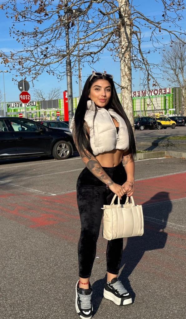 Chica busca chico en Cádiz: 