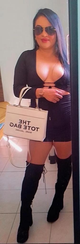 Chica busca chico en Huelva: 