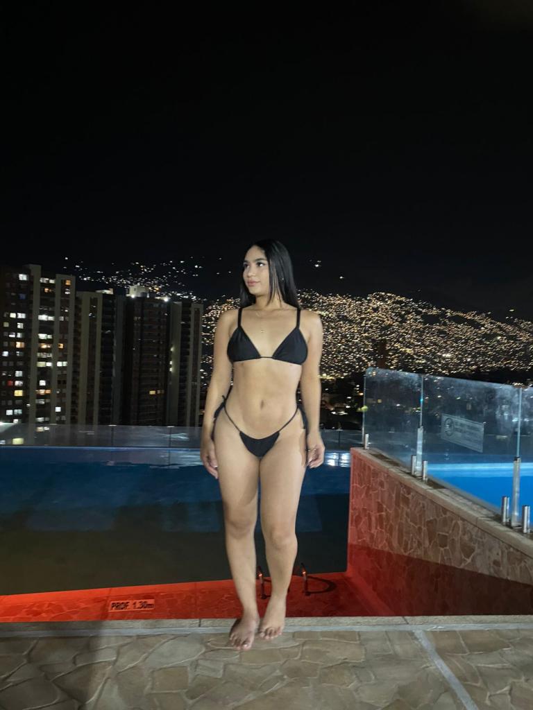 Chica busca chico en Almería: 