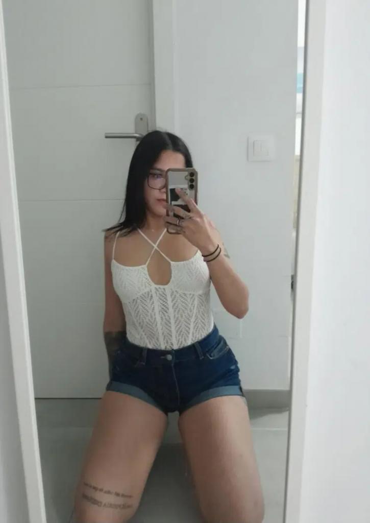 607690245: Chica busca chico en Zaragoza