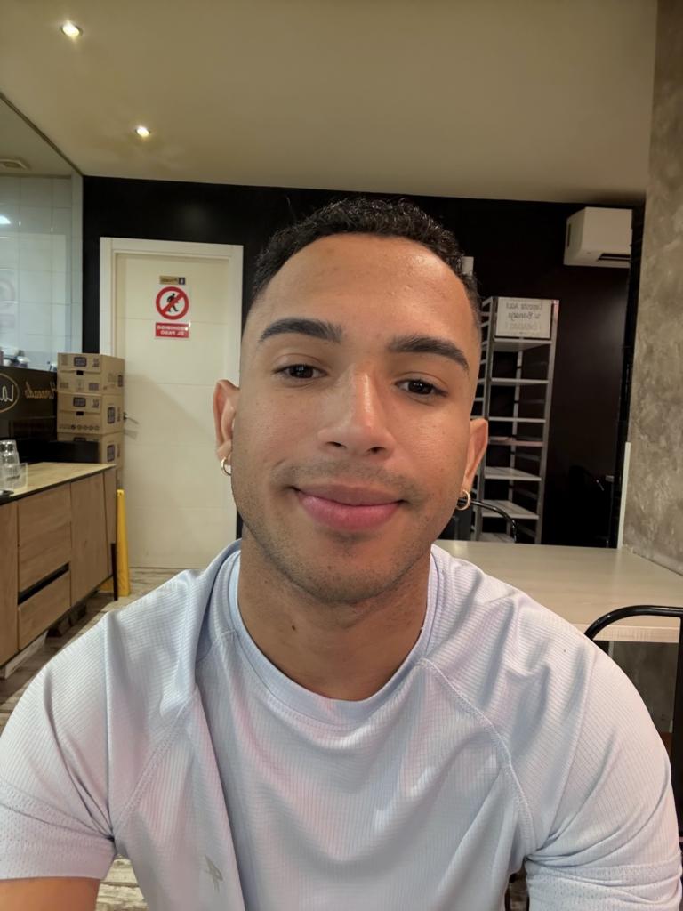 Chico busca chica en Málaga: 