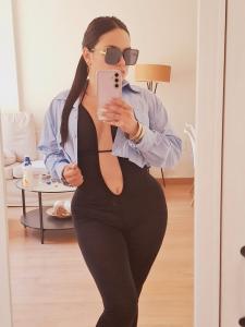 647042225: Chica busca chico en La Coruña