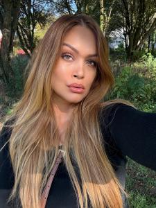 656311973: Chica busca chico en Pontevedra