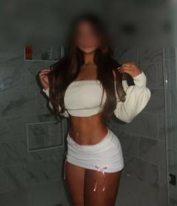 631162328: Chica busca chico en Barcelona