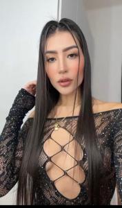 677453351: Chica busca chico en Barcelona