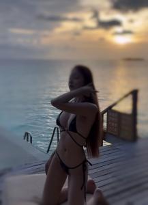 643759399: Chica busca chico en Gerona