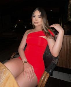 697751609: Chica busca chico en Madrid