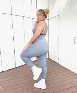 654685358: Chica busca chico en Barcelona