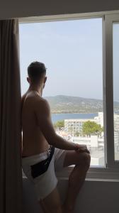 634359421: Chico busca chica en Sevilla