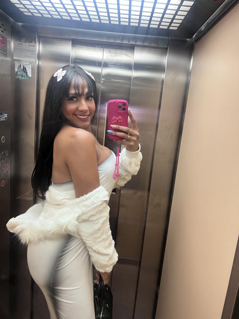 665827539: Transexual en Barcelona