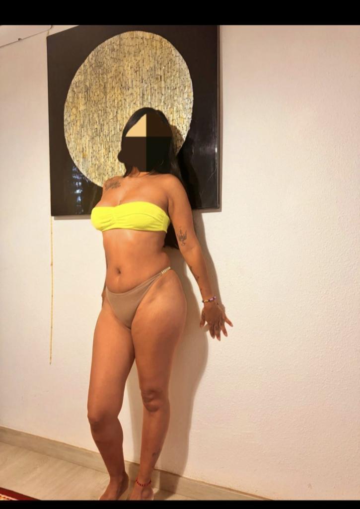Chica busca chico en Almería: Chica busca chico