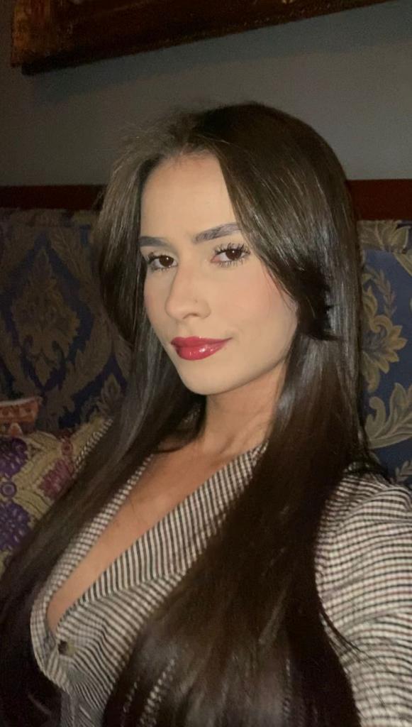 Chica busca chico en Ibiza: 