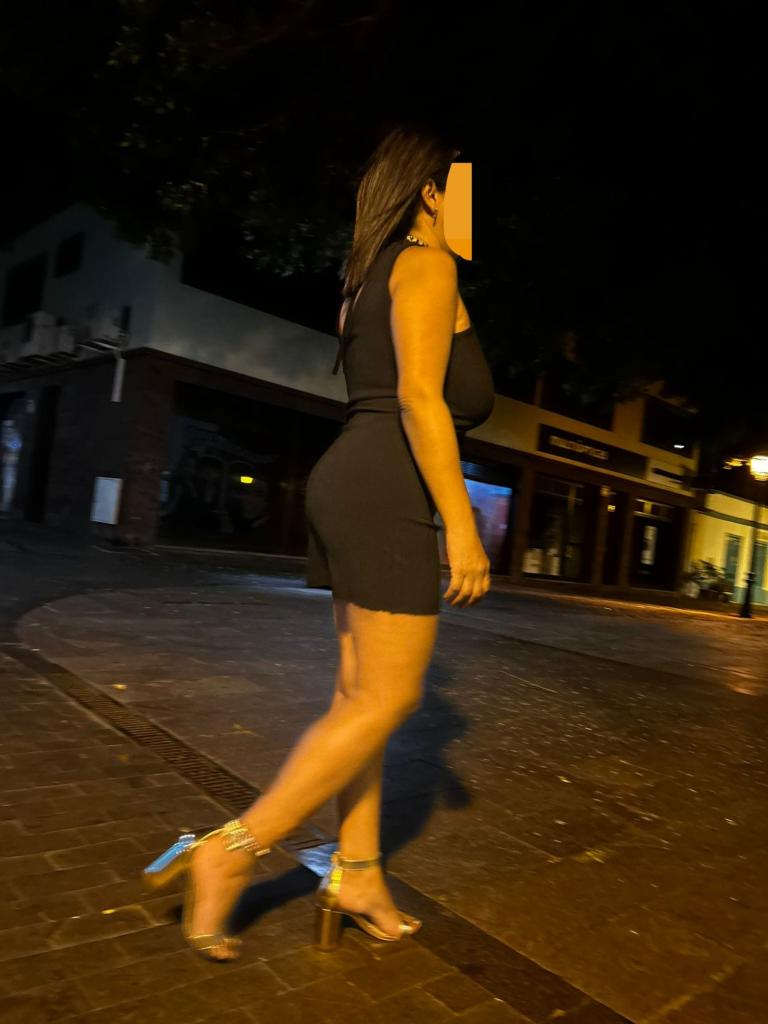 Chica busca chico en Tenerife: 