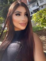 634101117: Chica busca chico en Barcelona