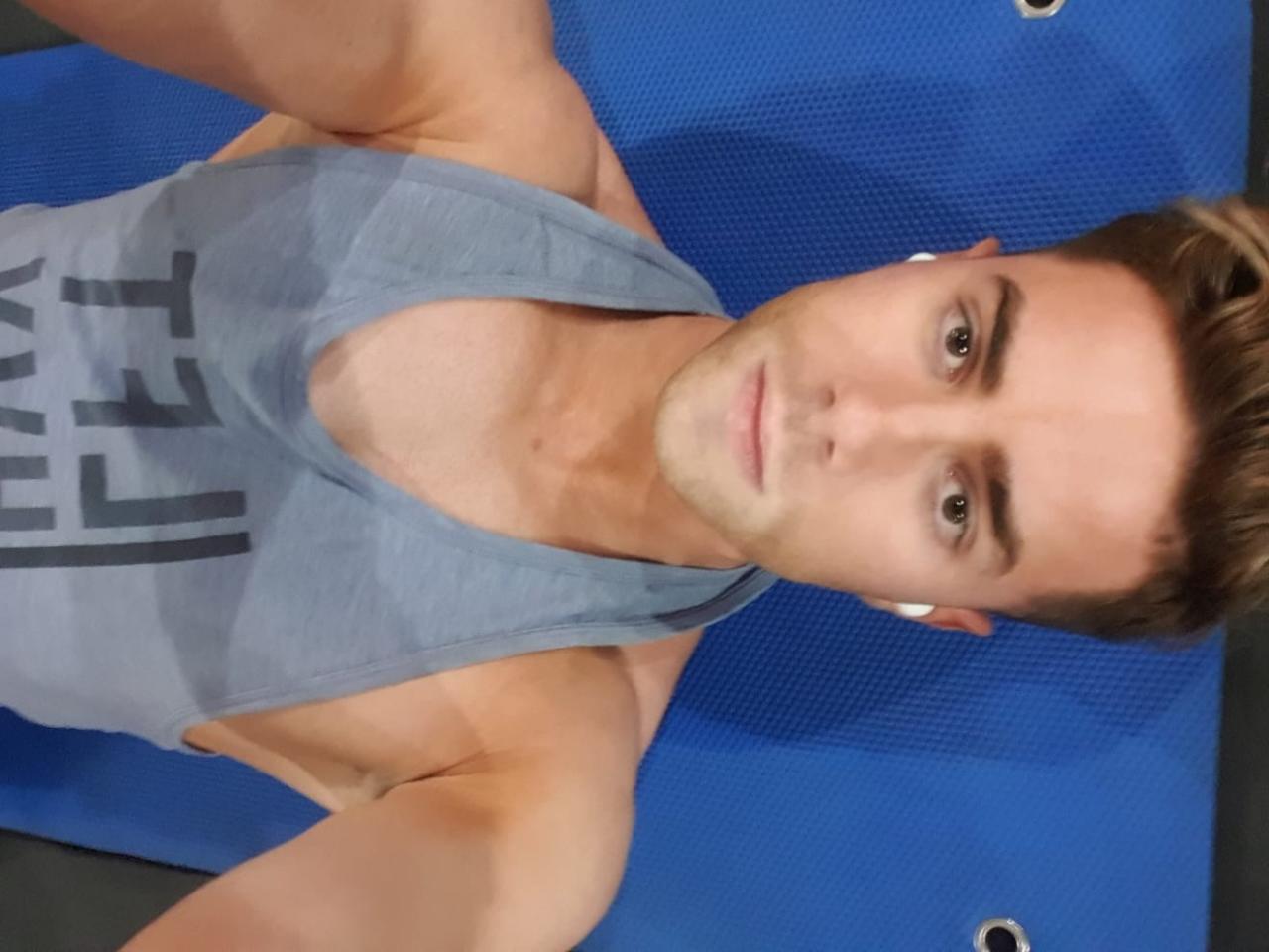 Chico busca chica en Sevilla: 